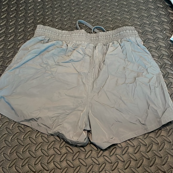 Abercrombie YPB Motion Tek Lined Shorts - SZ Medium - Picture 2 of 5
